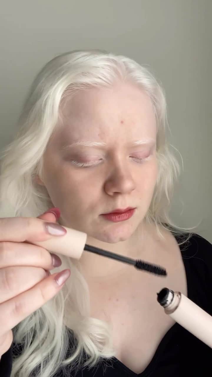 wakeupandmakeupさんのインスタグラム動画 (wakeupandmakeupInstagram)「Black Mascara