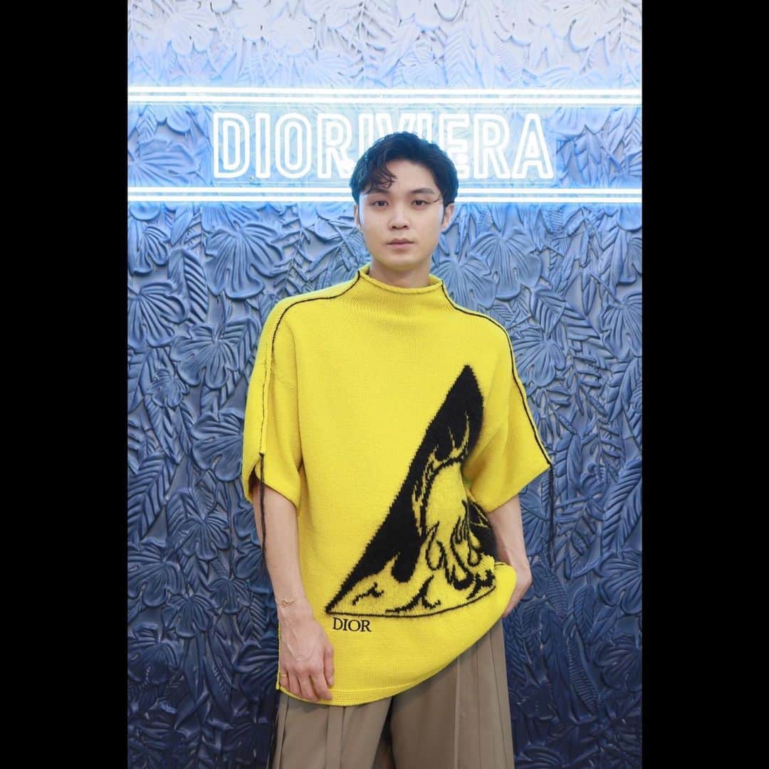 磯村勇斗のインスタグラム：「.  『LE JARDIN DIORIVIERA   -ル ジャルダン ディオリビエラ- 』  会場内は 「メゾン クリスチャン ディオール」や「ディオール プレステージ」など、ビューティーの世界を、バカンスにいるようなリラックスした雰囲気で体験できる空間。  新作の香りは、南仏のリゾート気分を感じるフルーティーな甘さと、清涼感ある爽やかな香りでした。  #ルジャルダンディオリビエラ  #LEJARDINDIORIVIERA #SUPPORTEDBYDIOR」
