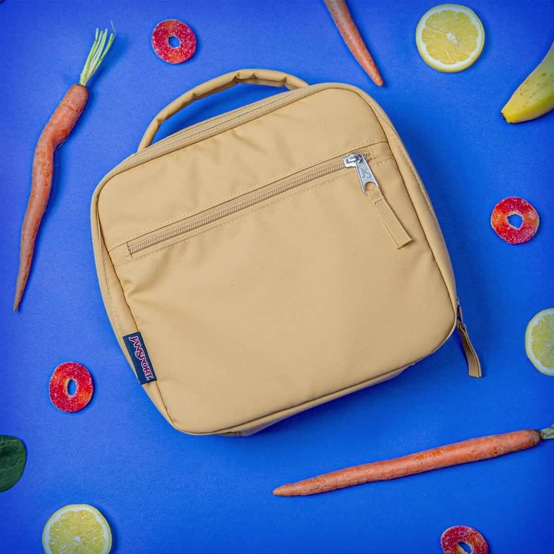 ジャンスポーツのインスタグラム：「You've got the backpack. Now snag the lunch bag! #AlwaysWithYou」