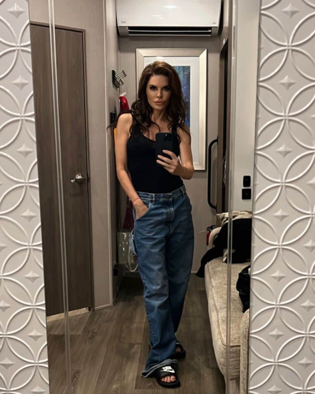 リサ・リナのインスタグラム：「🛸🗽」