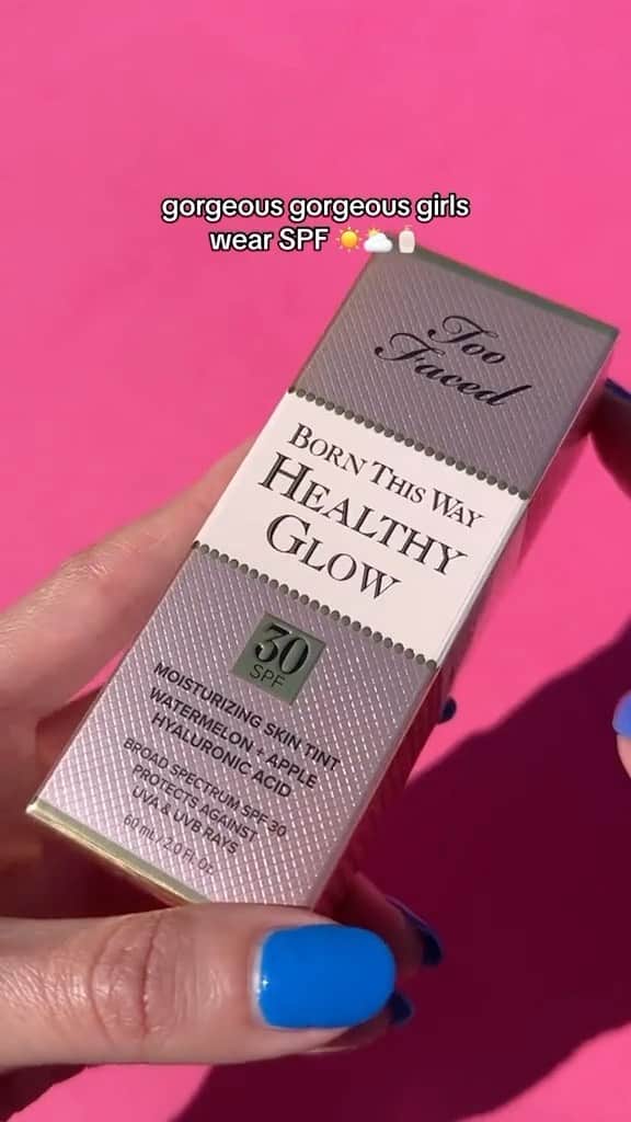 Too Facedのインスタグラム：「Our Born This Way Healthy Glow Skin Tint Foundation has Broad-Spectrum SPF 30 UVA/UVB Protection for upcoming sunny summer days! ☀️😎 Tap to shop! #toofaced #tfbornthisway #tfcrueltyfree」