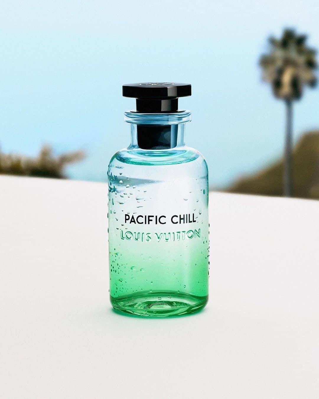 ルイ・ヴィトンさんのインスタグラム写真 - (ルイ・ヴィトンInstagram)「Pacific Chill: an invigorating Cologne. Inspired by California’s coastal landscape, #LouisVuitton’s new fragrance is housed in #MarcNewson’s iconic bottle featuring a gradient design by #AlexIsrael, with a scent comprising vibrant blackcurrant enhanced by citrus notes and basil. Discover Master Perfumer Jacques Cavallier Belletrud’s Cologne via link in bio. #LVParfums  Exclusively available on Louis Vuitton’s website or in stores.」6月9日 1時58分 - louisvuitton