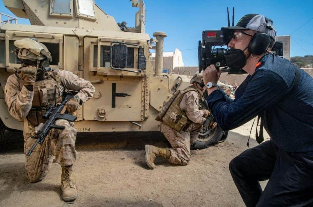 アメリカ海兵隊さんのインスタグラム写真 - (アメリカ海兵隊Instagram)「In coordination with @usmc.entertainment, U.S. Marines aboard Camp Pendleton recently had the opportunity to work alongside actors in the Infantry Immersion Trainer (IIT) and assist with the production of the upcoming movie Mending the Line.  The IIT is a Non-Live Fire MOUT (Military Operations in Urban Terrain) training complex consisting of both indoor and outdoor facilities, which allows units up to the platoon size to conduct foot and motorized patrols throughout the training complex.   The Marine Corps Entertainment Liasion Office, based in Los Angeles, provides production assistance and coordination on films featuring the United States Marine Corps.  📷 (Photos courtesy of Joshua Caldwell, Meydenbauer Entertainment)  #marines #marinecorps #usmc」6月9日 2時35分 - marines