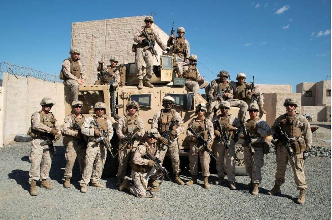 アメリカ海兵隊のインスタグラム：「In coordination with @usmc.entertainment, U.S. Marines aboard Camp Pendleton recently had the opportunity to work alongside actors in the Infantry Immersion Trainer (IIT) and assist with the production of the upcoming movie Mending the Line.  The IIT is a Non-Live Fire MOUT (Military Operations in Urban Terrain) training complex consisting of both indoor and outdoor facilities, which allows units up to the platoon size to conduct foot and motorized patrols throughout the training complex.   The Marine Corps Entertainment Liasion Office, based in Los Angeles, provides production assistance and coordination on films featuring the United States Marine Corps.  📷 (Photos courtesy of Joshua Caldwell, Meydenbauer Entertainment)  #marines #marinecorps #usmc」