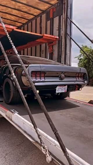 Classics Dailyのインスタグラム：「Credit @classicrecreations _ #Classic #classics #Classiccar #classiccars #americanmuscle #Musclecar #Musclecars #car #mustang #ford #Shelby #Fastback」