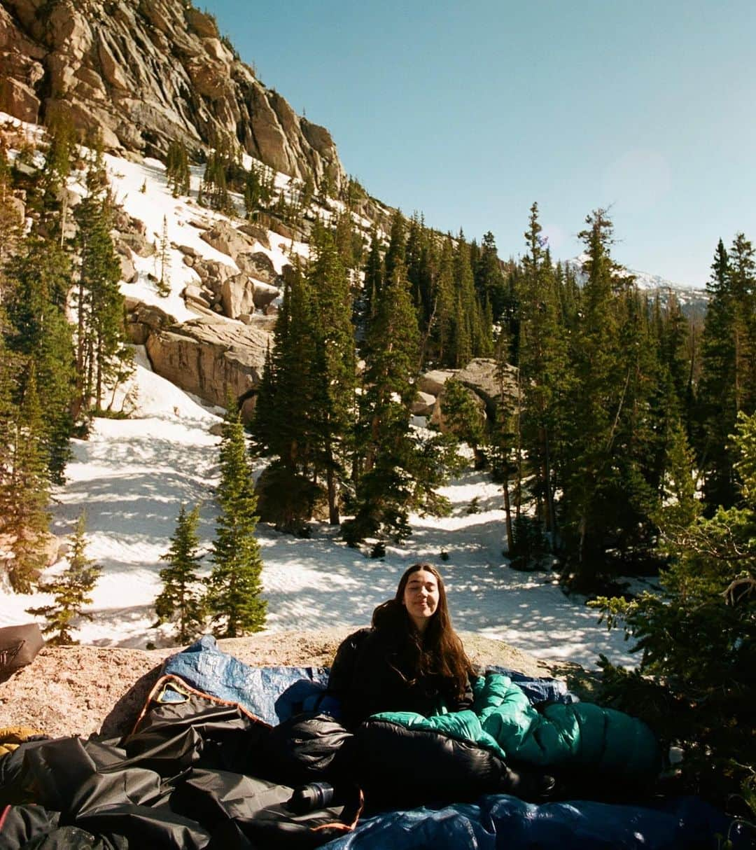 ブルック・ラバウトゥーさんのインスタグラム写真 - (ブルック・ラバウトゥーInstagram)「Mountains were high and valleys were low on this adventure 😅🏔️🏕️ • 🎞️: @finn.stack  📸: @chris_cosser」6月9日 3時03分 - brookeraboutou