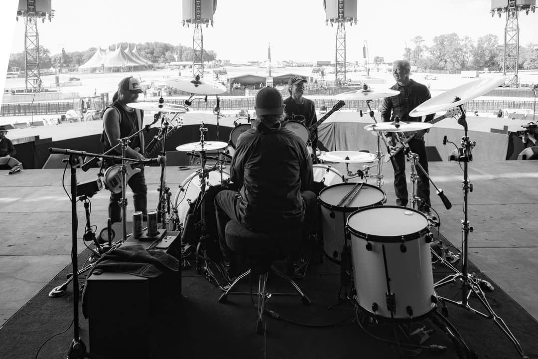 メタリカのインスタグラム：「Memories of pig heads and deviled ham sandwiches… great to be back at Castle Donington again. We’ll see you soon.  📸 @brettmurrayphotography  #Metallica #M72Donington #MetOnTour #DL20」