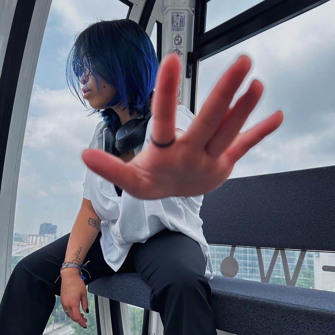 モーガン・ハードのインスタグラム：「i want you more than any blue sky」