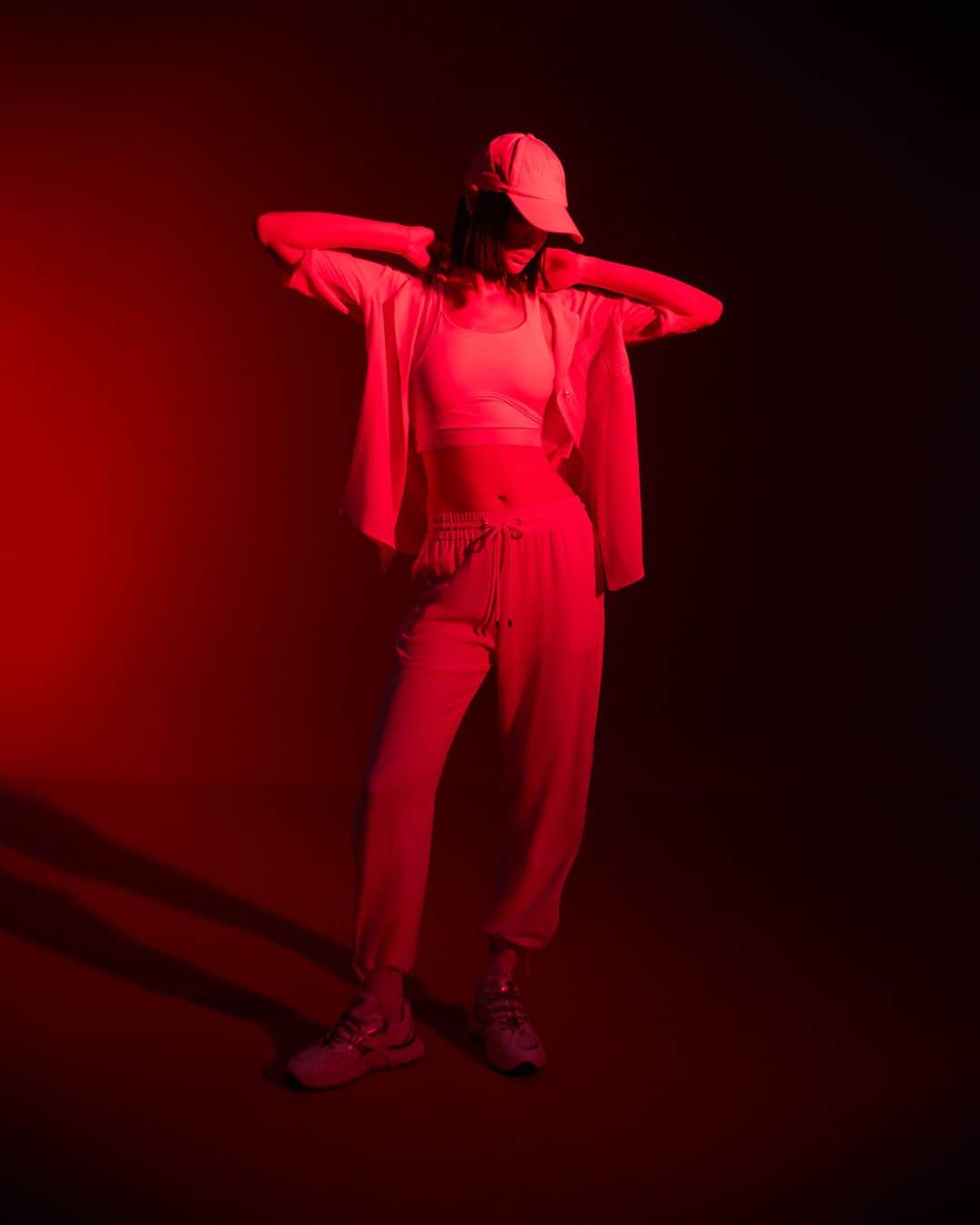 アイスバーグのインスタグラム：「ICEBERG is sporty and cool. It's a time for relaxed silhouettes, breathtaking prints and unadulterated simplicity.  www.iceberg.com  #iceberg1974 #iceberg #ss23」
