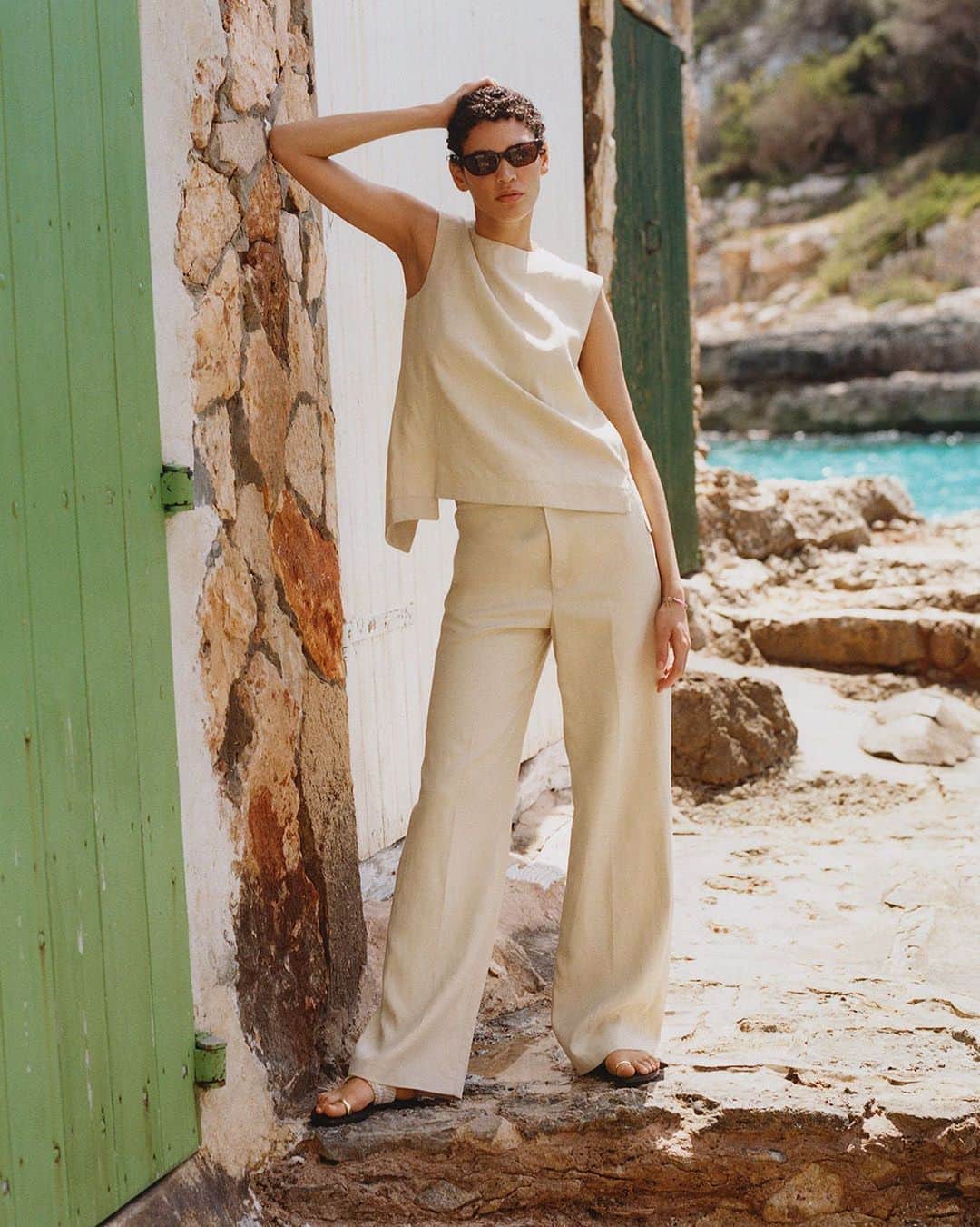 ネッタポルテのインスタグラム：「EXCLUSIVE: @louloustudio_paris' clothes are designed to work seamlessly with the pieces you already have. Created using considered materials, the coordinating set is the perfect contemporary summer uniform. #NETSUSTAIN  Tap the link in bio to shop at #NETAPORTER.」