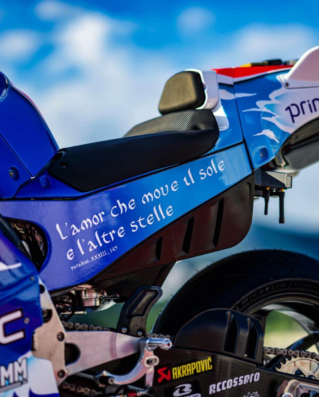 MotoGPさんのインスタグラム写真 - (MotoGPInstagram)「La Divina Commedia. MotoGP can be heaven ☁️ or hell 🔥」6月9日 4時29分 - motogp