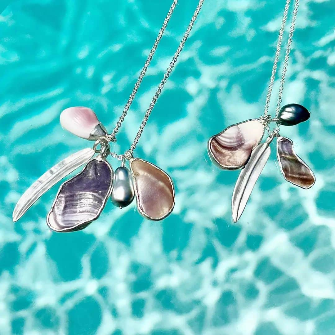 ミーアンドローのインスタグラム：「Collected slowly through the years, these unique shells are transformed in the electroforming process, coated in 99.9% fine silver, sparkling and gleaming as they would in their underwater world. Pink apple blossoms, spiraled conches, and multicolored scallop shells are complimented by beautiful beads and sterling silver leaves.」