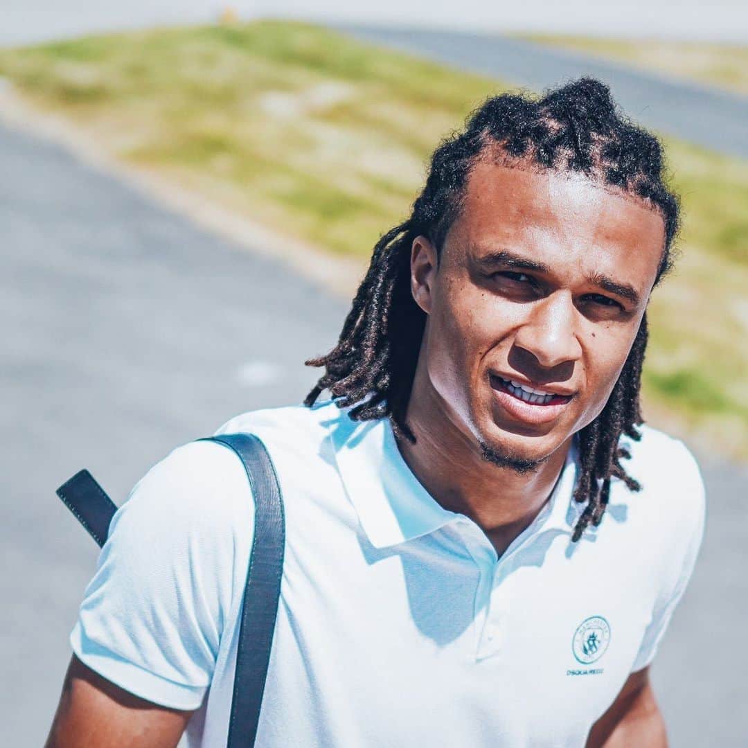 ナタン・アケのインスタグラム：「Touchdown Istanbul 🛩️  @mancity @championsleague」