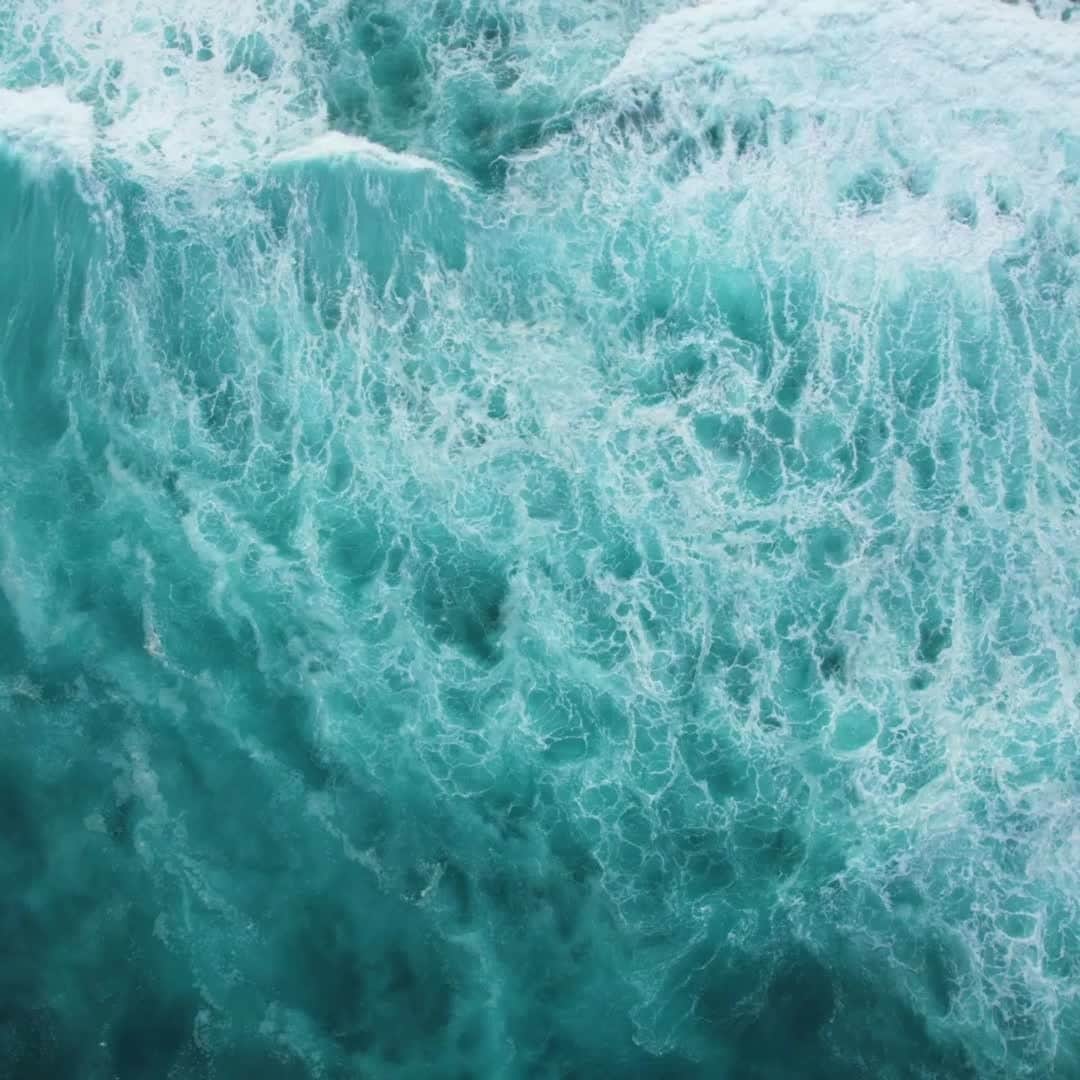 Marsのインスタグラム：「Tropical coral reefs — some of the world's most valuable ecosystems — are in trouble.   We understand that the success of our business depends on the health of our planet. So, guided by science and the UN Sustainable Development Goals, we’re driving positive change for people, pets and the planet. For over a decade, we've been developing a simple solution to help restore damaged coral reefs.   Learn more about our work with local communities and top scientists to support these precious ecosystems at buildingcoral.com.  #TomorrowStartsToday #WorldOceansDay」