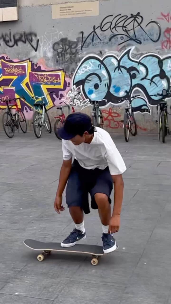 ルーイ・ロペスのインスタグラム：「👹BCN👹 | 📹〰️ @james_cruickshank_」