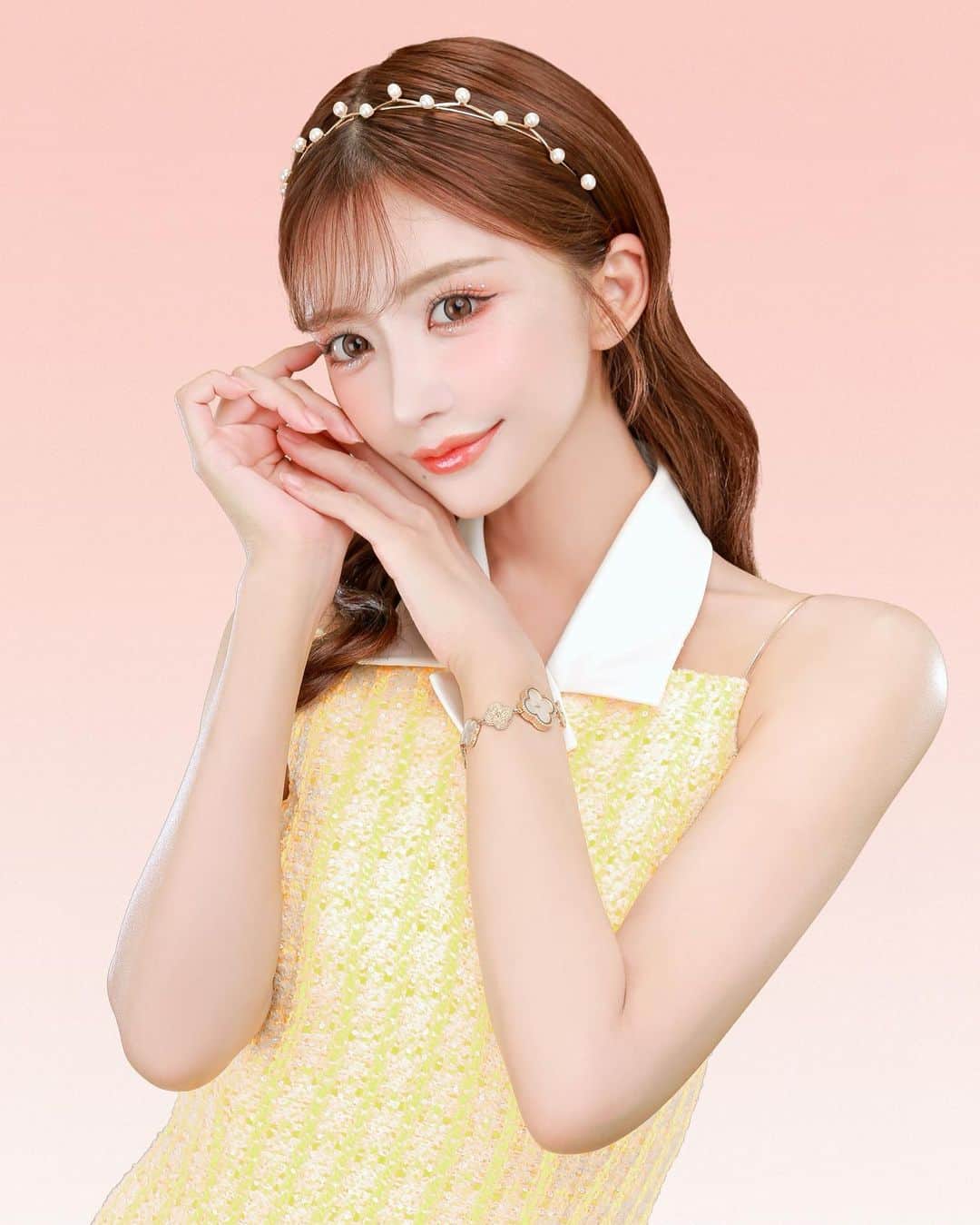 明日花キララのインスタグラム：「おはよ🐥🍋 #黄いたん」