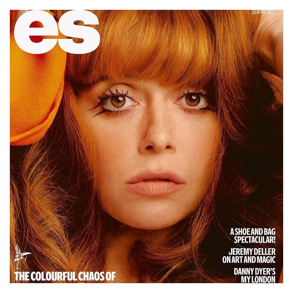 JO BAKERのインスタグラム：「N A T A S H A • L Y O N N E 🇺🇸 Retro inspired fine liner…. On #natashalyonne for @esmagazine 💥‼️ Style @cristinaehrlich  Hair @vernonfrancois  Makeup by me #jobakermakeupartist using @bakeupbeauty  #defineme #japanese #black #eyeliner dropping next week… 😎✨ #makeupoftheday #bakeupnotmakeup」