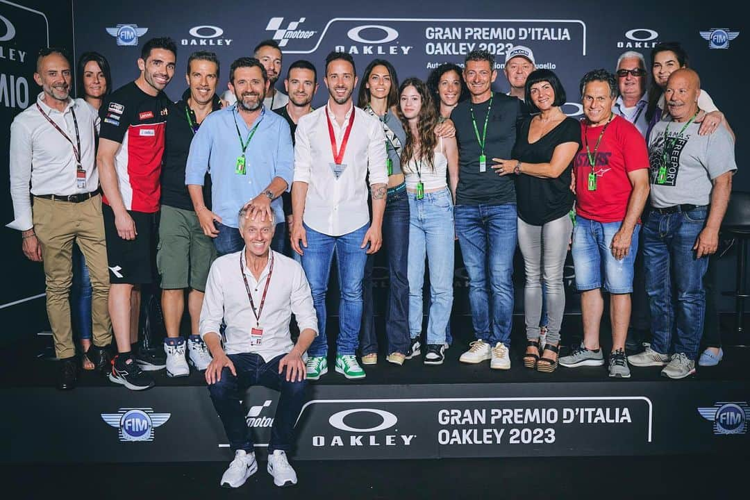 アンドレア・ドヴィツィオーゾさんのインスタグラム写真 - (アンドレア・ドヴィツィオーゾInstagram)「Another legendary day at Mugello Circuit 😜  📸 @calloalbanese」6月9日 5時48分 - andreadovizioso