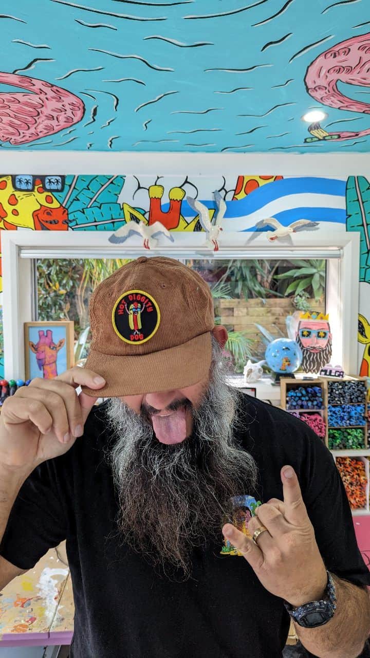 MULGAのインスタグラム：「Proper loving this hat collab with @frybabyhats 🤘😎🤘⁣ ⁣ Grab yours from the Fry Baby Hats internet shop. ⁣ ⁣ They're limited edition and made in a small run so once they're gone they're gone like a hot dog at the game. ⁣ ⁣ Check out this little poem I wrote about the design. ⁣ ⁣ An Ode to Hazza the Hot Diggity Dog✌️ 🌭⁣ ⁣ Hazza the Hot Diggity Dog was a happy guy⁣ Always smiling and being hip and fly⁣ ⁣ The End⁣ ⁣ #mulgatheartist #art #frybabyhats #hotdog #hotdogart #foodart #artoftheday #artwork #artofinstagram #australianart #australianartist #artistic #artworking」