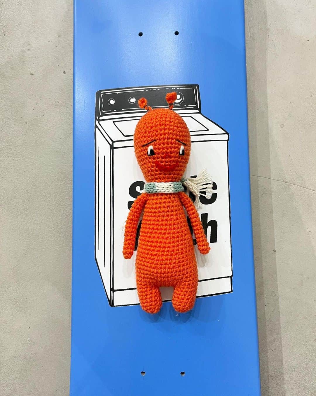 ジャムルのインスタグラム：「handmade 'DIRTY' knitting doll ¥7000 tax in . 入荷の度に即完売となる人気の「dirty doll」  1体1体手作業で製作されているので、表情など若干個体差がある場合もございます。 .  WEB SHOPに入荷しております。 是非ご覧ください。 jammru.com  #お問い合わせはお電話で承ります #jammru #osaka  #fashion  #streetstyle  #streetfashion  #vtg  #vintage  #used  #usedclothing  #古着 #古着屋 #ファッション #70s #80s #90s」