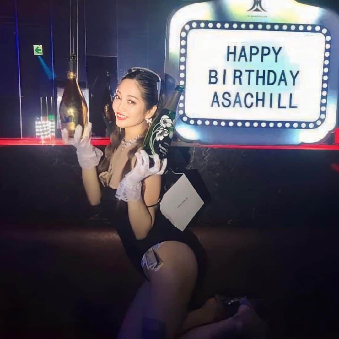 あさちるのインスタグラム：「My Birthday🎂  TK6周年期間中に僭越ながらも誕生日を迎えました🙇‍♀️ お祝いありがとうございました💓🙇‍♀️ そして6周年本当におめでとうございます♡  皆様のお陰でなんとかどうにか生きてます🙇‍♀️ いつもありがとうございます🫶🥰 今年もみなさんと一緒に楽しく過ごしたいから仲良くしてください💕︎🎂」