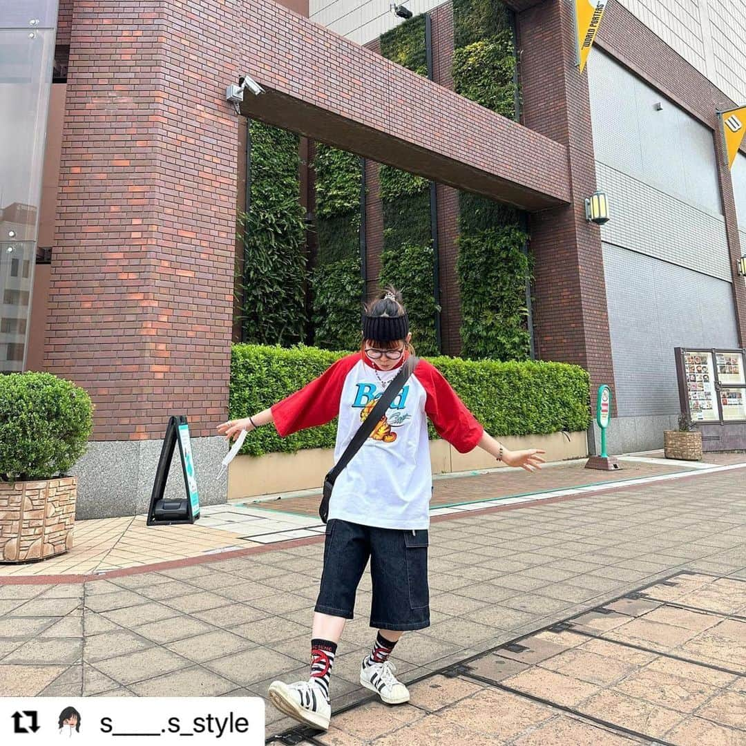 ジーンズメイトさんのインスタグラム写真 - (ジーンズメイトInstagram)「着用アイテム ガーフィールド コラボラグランT #Repost @s____.s_style with @use.repost ・・・ @jeans_mate のガーフィルドラグランT🐱☎️🤖 . . . クーポンコード【JMS3YGB】!!! 使用条件は以下の通りです👍 ・最低金額無の15％OFF ・税込3,900円以上で送料無料 ・期間2023年６月15日まで ・他のクーポンと併用不可 ・商品代金にのみ使用可 ・1人1回のみ使用可能 ・オンラインショップ限定 . . . #ジーンズメイト #jeansmate」6月9日 17時44分 - jeans_mate