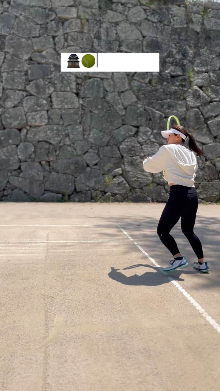 宇野真彩のインスタグラム：「お城でテニス🏯🎾」