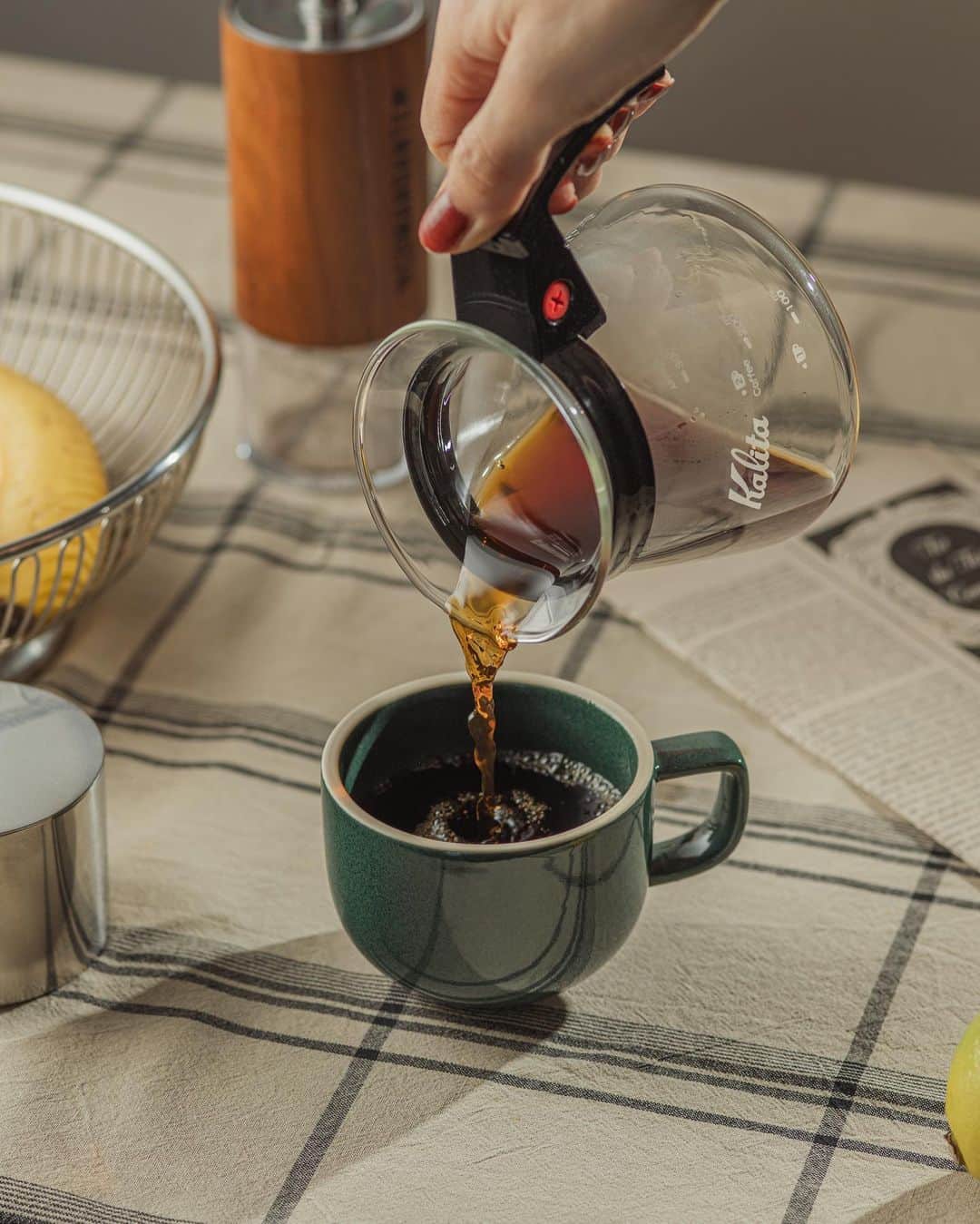 Nanaさんのインスタグラム写真 - (NanaInstagram)「coffee time  ヴィンテージライクなテイストに合う、kailtaのサーバーと、KINTOのドリッパー。 詳しくはストーリーで紹介しています。  #ミッドセンチュリーモダン #vintagestylephotography  #midcenturymoderndesign  #arnejacobsen」6月11日 18時15分 - necozalenky_life