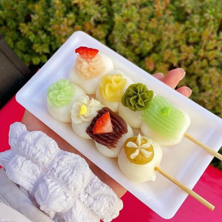 TOBU RAILWAY（東武鉄道）さんのインスタグラム写真 - (TOBU RAILWAY（東武鉄道）Instagram)「. . 📍Kawagoe – Anko no Kimochi Kawagoe’s newest attraction! A Japanese sweets store where you can enjoy sweet bean paste . Anko no Kimochi is a Japanese sweets store located in Kawagoe’s Enmusubi Yokocho food hall. They feature colorful anko sweet bean paste added to sticky dango buns as a topping. You’ll instantly want to snap a picture of these sweets! The colorful sweet bean pastes feature a rich variety of flavors that are incredibly appealing, including muscat, yogurt, smooth bean paste, Kawagoe sweet potato paste, strawberry, citrus, powdered tea paste (Sayama tea), and Ramune paste. These colors would all look wonderful on a Japanese yukata or kimono! Be sure to check these sweets out – they go great with a Kawagoe stroll.  📸by @annkonokimochiofficial Thank you ! . . . . Please comment "💛" if you impressed from this post. Also saving posts is very convenient when you look again :) . . #visituslater #stayinspired #nexttripdestination . . #kawagoe #strollinginkawagoe #japaneseconfectionery #ankonokimochi  #placetovisit #recommend #japantrip #travelgram #tobujapantrip #unknownjapan #jp_gallery #visitjapan #japan_of_insta #art_of_japan #instatravel #japan #instagood #travel_japan #exoloretheworld #ig_japan #explorejapan #travelinjapan #beautifuldestinations #toburailway #japan_vacations」6月9日 18時00分 - tobu_japan_trip