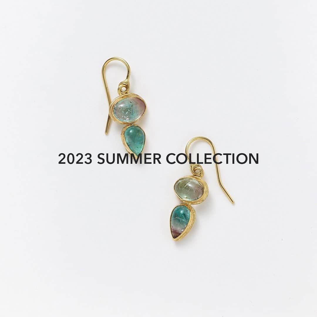 ARTS&SCIENCE official accountさんのインスタグラム写真 - (ARTS&SCIENCE official accountInstagram)「・ 2023 Summer Collection  2023 SSシーズンでは〈Early spring / Spring / Summer〉に分け、それぞれの表現をWEBとSNSでご覧いただきます。  Early Spring Collection、Spring Collectionに続き、今シーズン最後のコレクションとなる「2023 Summer Collection」をWEBサイトで公開しました。どうぞご覧ください。  掲載アイテムの一部は店頭にてご紹介中。その他のアイテムは、A&Sの各ショップに順次並びます。詳しくはショップまでお問い合わせください。  New items from 2023 SS collection will launch at A&S flagship shops every month. Please also take a look at our new releases now available to see online.  @arts_and_science  価格やアイテムの詳細は、WEBサイトにてご覧いただけます。プロフィールのURLからご覧ください。 For more details, tap the link in our bio.  入荷日はアイテムにより異なります。商品についてのお問い合わせは店舗、またはWEBサイトのコンタクトフォームよりご連絡ください。 Launch dates will vary per item. For item requests and direct mail orders, please contact our shops directly or use our contact form from our official web page.  #artsandscience #artsandscienceaoyama #artsandsciencemarunouchi #andshopaoyama #overthecounterbyartsandscience #downthestairs #artsandsciencekyoto #andshopkyoto #hinartsandscience #artsandsciencedaikanyama #artsandsciencefukuoka #danielagregis #judygeib #yaliglass #kitaworks」6月9日 18時01分 - arts_and_science