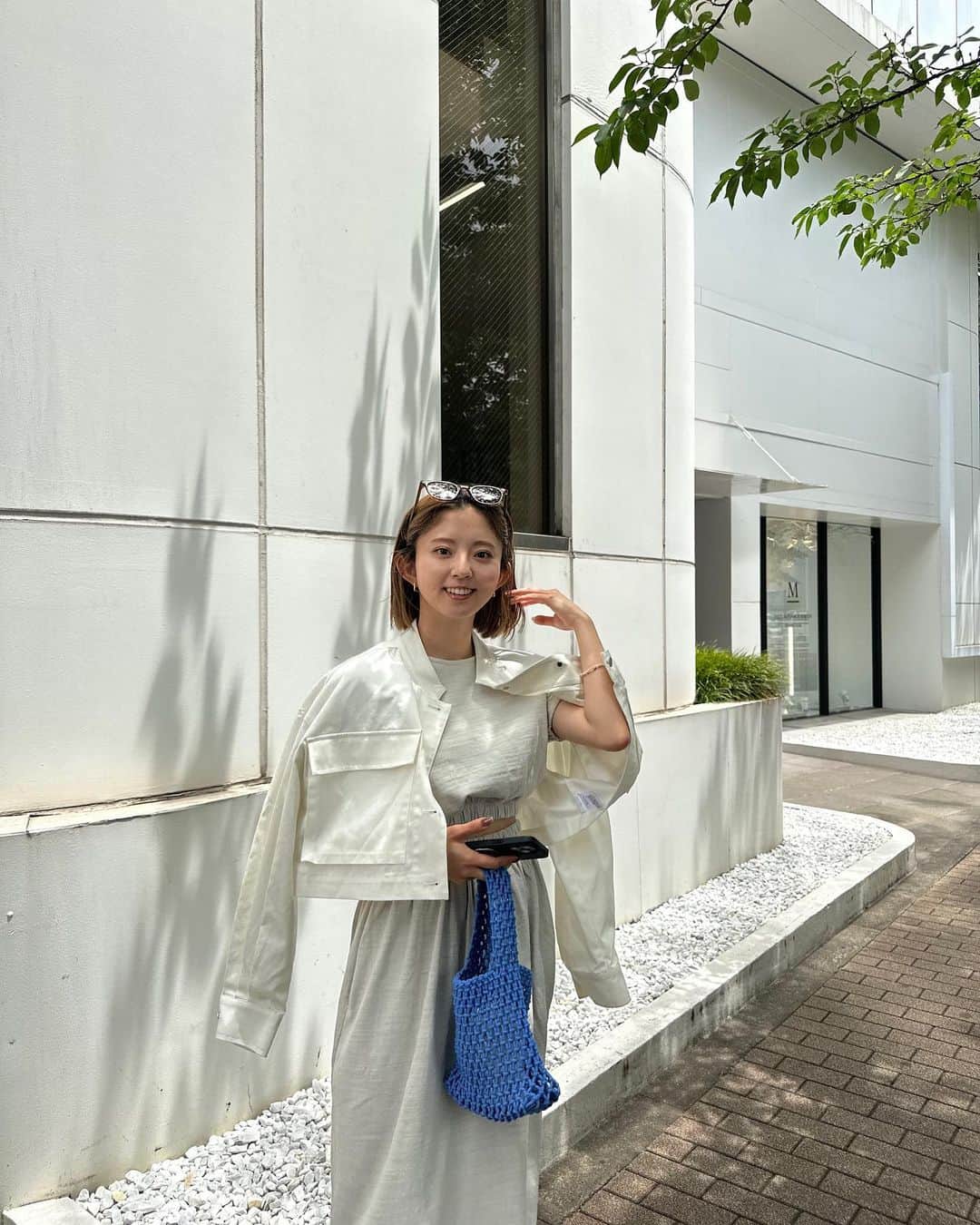 のインスタグラム：「. 今日からEarly Summer SALE始まったよ🥳 春物すべて30%offです✨  今の時期に着れるものもたくさんあるのでぜひチェックしてね🫶 このコーデは春物のクロップドジャケットに夏のセットアップを合わせました✌︎✌︎ 参考までに..♡」