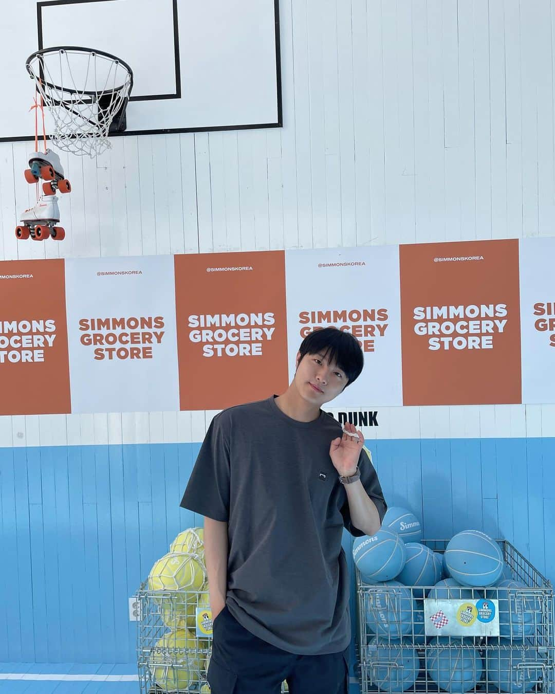 チェ・ソンミンさんのインスタグラム写真 - (チェ・ソンミンInstagram)「나들이🧺🏀 #시몬스 #시몬스침대 #브런치카페 #압구정맛집」6月9日 18時16分 - from_mean