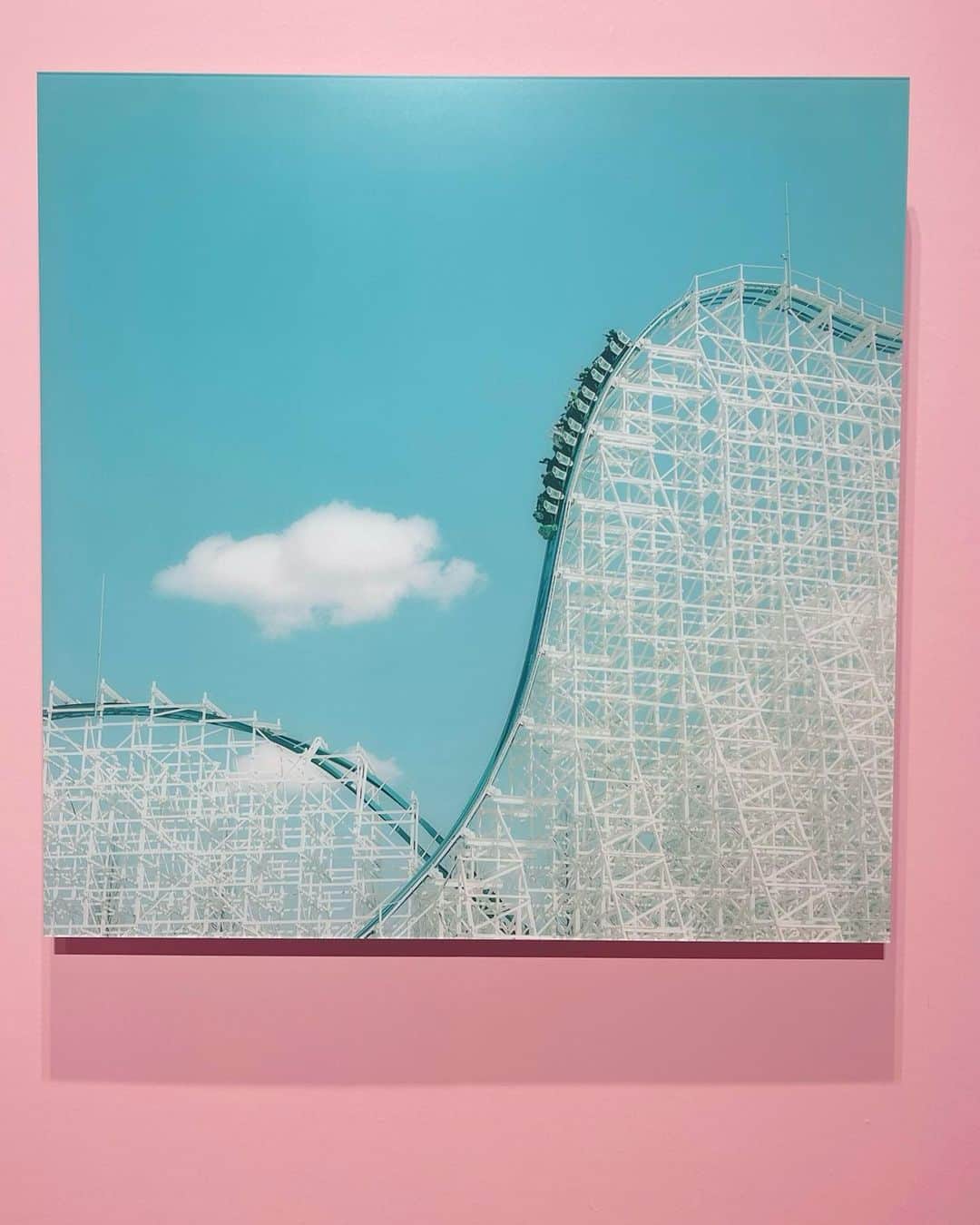 木本夕貴さんのインスタグラム写真 - (木本夕貴Instagram)「ウェスアンダーソンすぎる風景展🫶 かわいいいいいぃー！！！  わたしは色がすきだからすごく幸せな空間でした🫶🩵」6月9日 18時33分 - yuuki___kimoto