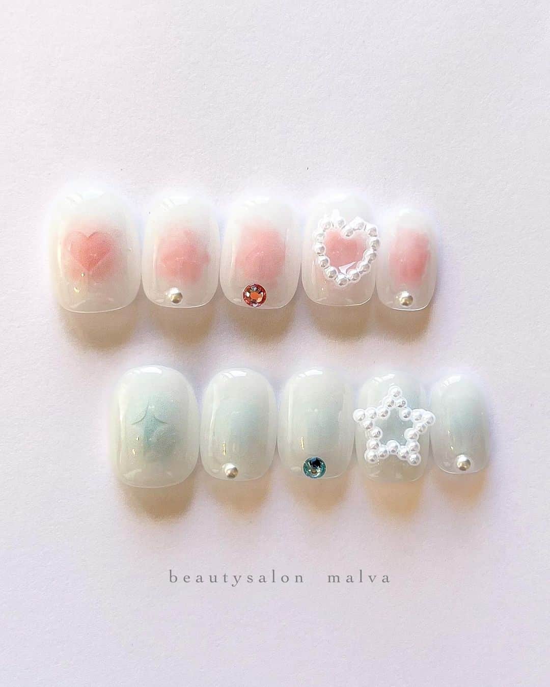 nailsalon malva（ネイルサロンマルヴァ）のインスタグラム：「ベーシックプラス152でご予約いただけます💅  【サロンキット付きお得ネイル】  ⁡ 左右そろえても 色違いでしてもどちらも可能🉑 ⁡ サロンキット付きなので 値段で迷ってたお客様もぜひ一度malvaにご来店ください😊 ⁡ もちろんドライケアや仕上げのディープケアまで 全てついてきますので 可愛いネイルと共に綺麗な指先を保てますよ💡  ⁡ ⁡＿＿♡  ⁡ご新規様¥12,000 サロンキット付  リピーター様¥10,000  ＿＿＿＿＿＿＿＿＿＿＿＿＿＿  ⁡ 𝐛𝐞𝐚𝐮𝐭𝐲𝐬𝐚𝐥𝐨𝐧 𝐦𝐚𝐥𝐯𝐚⠀ 📍明治神宮前駅｜原宿駅　徒歩𝟑分 ⠀ 💬ご予約やお問い合わせ 𝐋𝐈𝐍𝐄から承っております @ 𝐦𝐚𝐥𝐯𝐚 ⁡ お気軽にご連絡ください♡ ⁡ ⁡ ＿＿＿＿＿＿＿＿＿＿＿＿＿＿ ⁡ ▸ジェルネイル｜スカルプ｜ケア ▸まつげカール｜まつげエクステ ▸ハーブよもぎ蒸し ▸ワックス脱毛 ⁡ ⁡ \ アシスタント募集中💁‍♀️ / ⁡ ▸リモート可オンラインの画像動画制作アシスタント ▸サロンワーク全般アシスタント ⁡ ⁡ ⁡ ⁡ ⁡ ⁡  #チークネイル #ワンホンネイル #水色ネイル #malva #malvaネイル #梅雨ネイル #韓国ネイル #ピンクネイル  #nails #原宿ネイル #チークネイルデザイン  #表参道ネイル #東京ネイルサロン　#明治神宮前ネイル #新宿ネイル #千駄ヶ谷ネイル #池袋ネイル #harajukunails #tokyonails #tokyonailsalon ⁡」