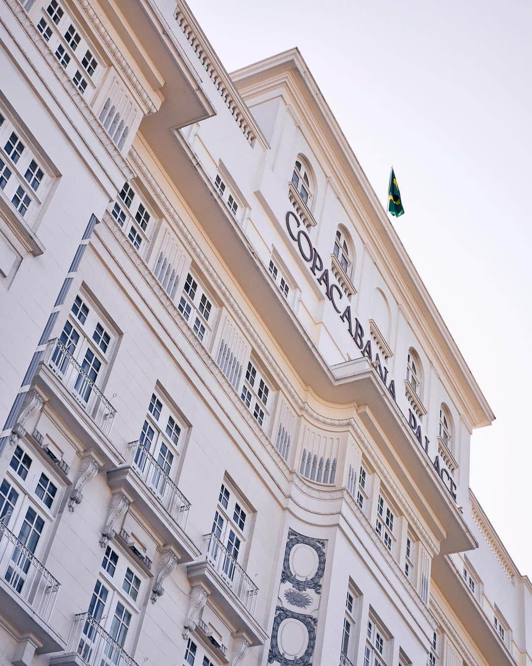 LVMHさんのインスタグラム写真 - (LVMHInstagram)「@belmondcopacabanapalace, a @belmond hotel, celebrates its centenary with a year-long program of arts, gastronomy and cultural events. The “#100doCopa” events will reflect the city’s infectious energy, celebrated at the hotel for the past century.  In 2023, the hotel is looking back to its vintage past but also forward into the future.    #LVMH #Belmond」6月10日 15時45分 - lvmh