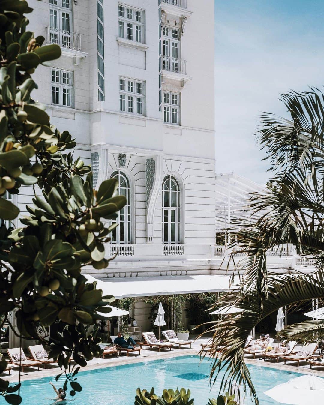 LVMHさんのインスタグラム写真 - (LVMHInstagram)「@belmondcopacabanapalace, a @belmond hotel, celebrates its centenary with a year-long program of arts, gastronomy and cultural events. The “#100doCopa” events will reflect the city’s infectious energy, celebrated at the hotel for the past century.  In 2023, the hotel is looking back to its vintage past but also forward into the future.    #LVMH #Belmond」6月10日 15時45分 - lvmh
