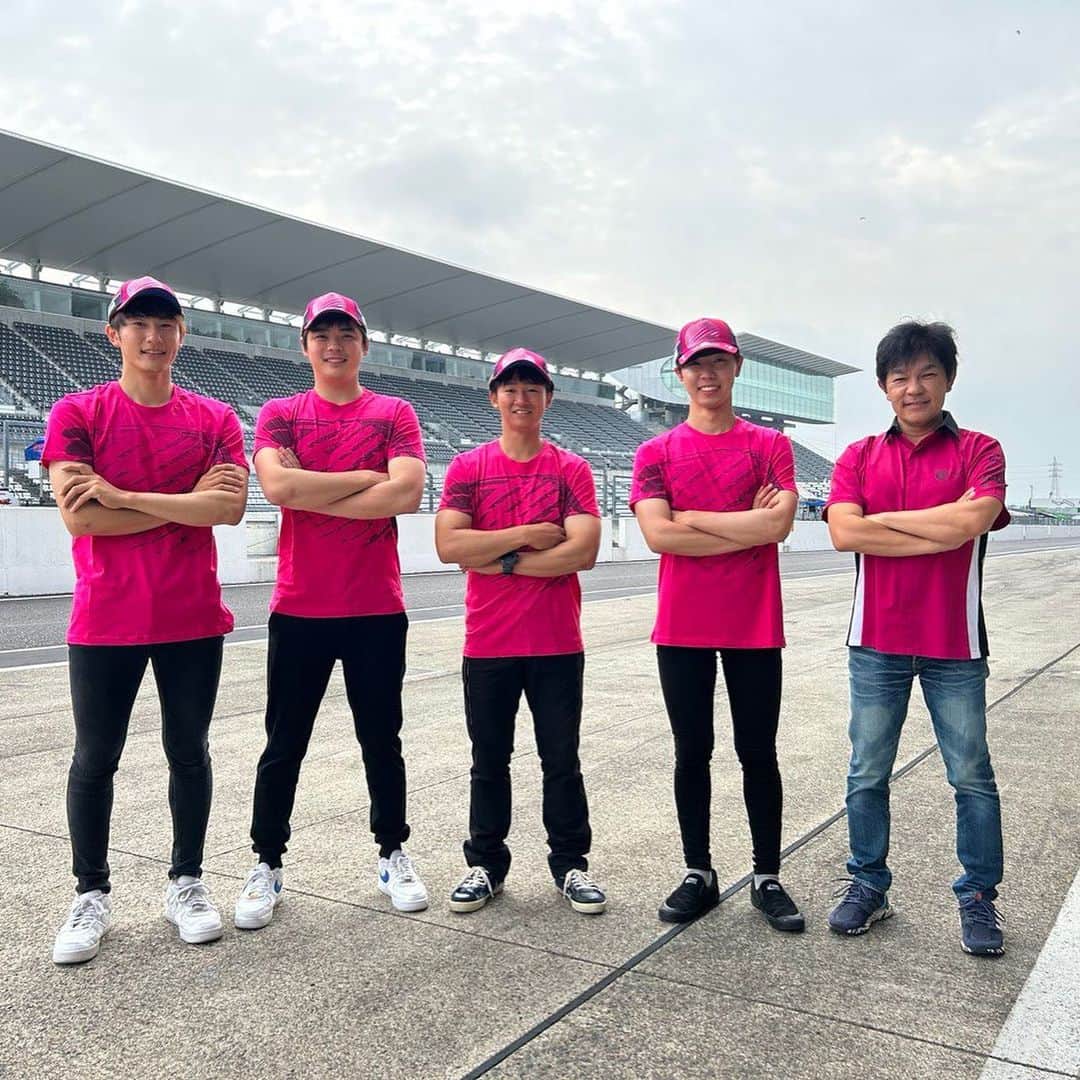原田哲也のインスタグラム：「8耐テスト無事に終了しました。今年のライダーは、昨年から引き続きの伊藤選手と 新たに前田選手と中山選手が加わり第4ライダーに松岡選手！昨年は悔しい思いをしましたが、今年はリベンジしたいと思います！ #ncxxracingwithridersclub」