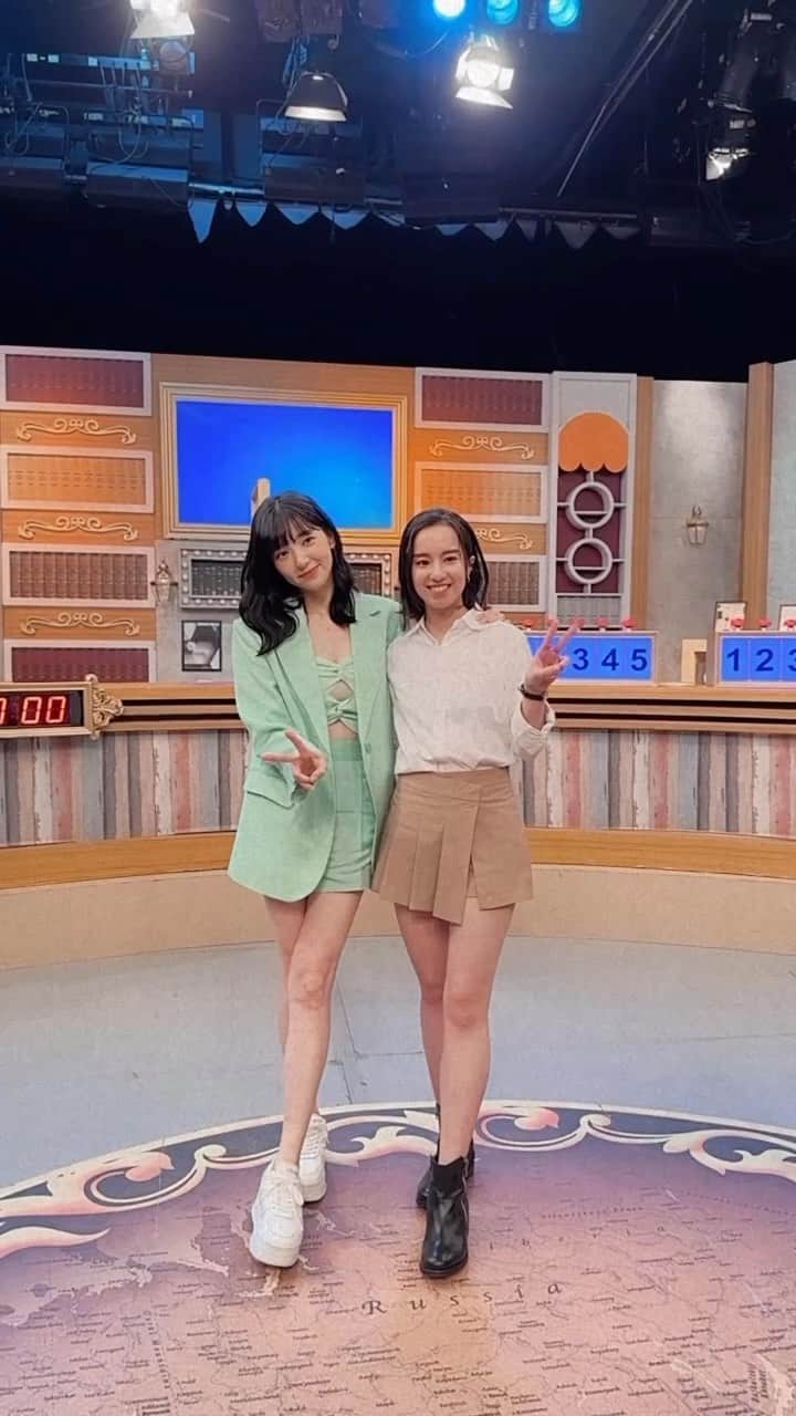 のインスタグラム：「：  📖全明星攻略📚✏️  意想不到，原來我很厲害？🫢  還是其實我應該要先叫車🚗🫣  謝謝幸運之神眷顧 🎋we are so lucky 🍀   . . .  👗#SandroParis @SandroParis」