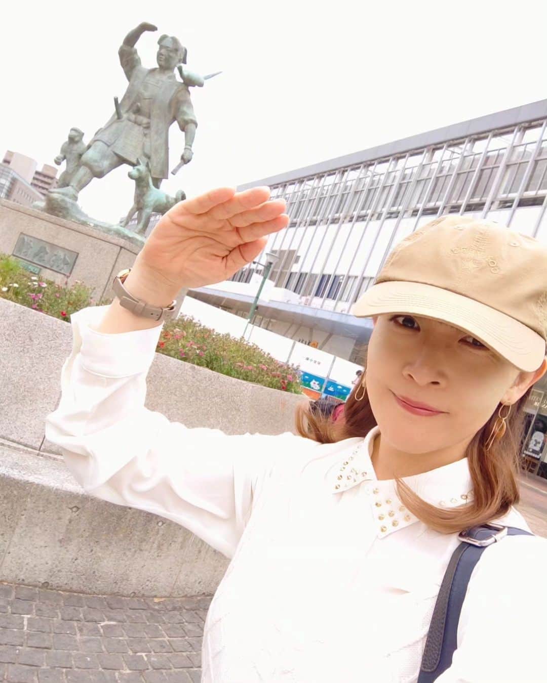 atsukoのインスタグラム：「ファフナーイベント尾道の帰り、 岡山で途中下車。  友人と久しぶりにお茶して盛り上がりました。 3時間があっという間！！ いつもお仕事で帰ると友人と会う時間がないので、急に決めたけど、時間を作ってくれて感謝♥  ちなみに尾道で尾道ラーメン食べられなかったので、岡山で尾道ラーメン！  #angela_jpn #岡山グルメ #岡山」