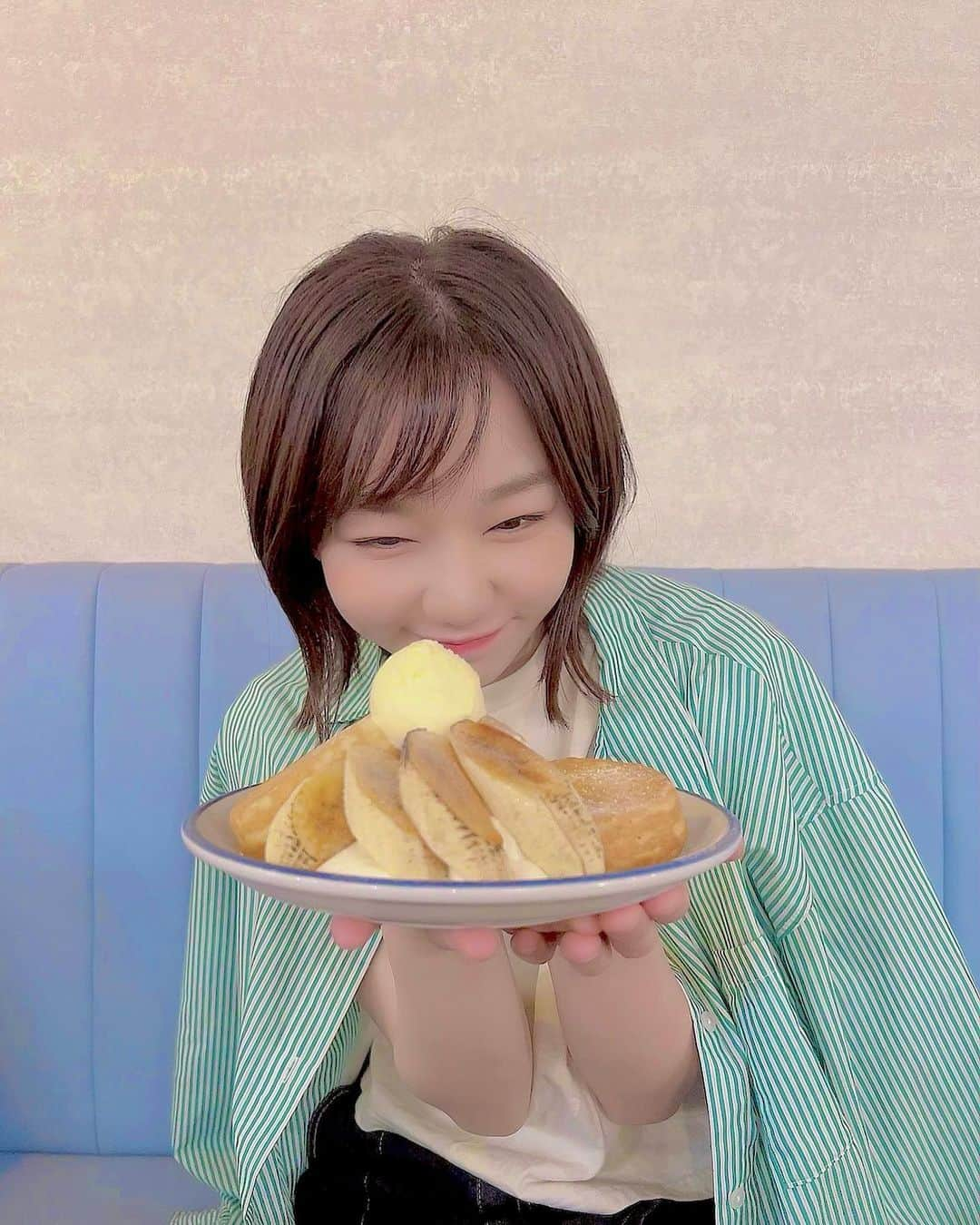 樋口みどりこさんのインスタグラム写真 - (樋口みどりこInstagram)「🥞🥞🥞  . .  .  #時差投稿 #時差スタグラム #パンケーキ巡り #パンケーキ #パンケーキカフェ #パンケーキ部 #pancakes #ホットケーキ #hotcakes #ホットケーキ部 #池袋 #池袋カフェ #池袋カフェ巡り #シャツコーデ #東京カフェ #つぼみ大革命 #ショートヘア #ショートカット #ショートボブ #shorthair #code」6月9日 10時29分 - higuchimidoriko