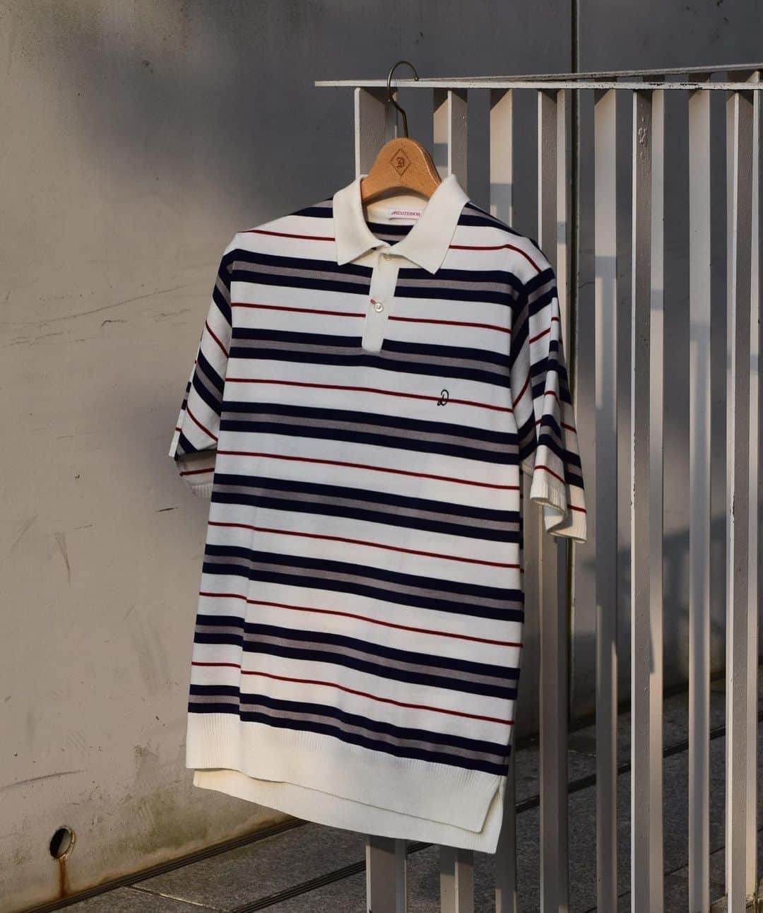 DRESSTERIOR_MEN_ドレステリアさんのインスタグラム写真 - (DRESSTERIOR_MEN_ドレステリアInstagram)「. 【父の日おすすめギフト✨】  接触冷感、抗菌防臭性、消臭機能と嬉しい機能がたくさんのポロシャツや超長綿「GIZA」をベースにした肌触りの良い素材のポロシャツ、ボーダーやラインがポイントになるポロシャツなど、多数取り揃えております。  父の日ギフトにも大変おすすめですので、チェックしてみてください☑︎  1.2枚目🏷 ICE CLEAR COTTON ポロ ¥11,000(税込)   3.4枚目🏷ボーダーニットポロ ¥15,400(税込)  5.6枚目🏷GIZA鹿の子 ドレスポロ ¥12,100(税込)  7.8枚目🏷 ラインニットポロ ¥16,500(税込)  #父の日ギフト #ポロシャツ #dressterior #ドレステリア ⁡ ⁡ ⁡  ⁡ ⁡ ⁡ ⁡ ------------------------------------------- ⁡ ▪️dressteriorオフィシャルアカウント @dressterior_official ⁡ ▪️メンズ用アカウント @dressterior_men」6月11日 9時30分 - dressterior_men
