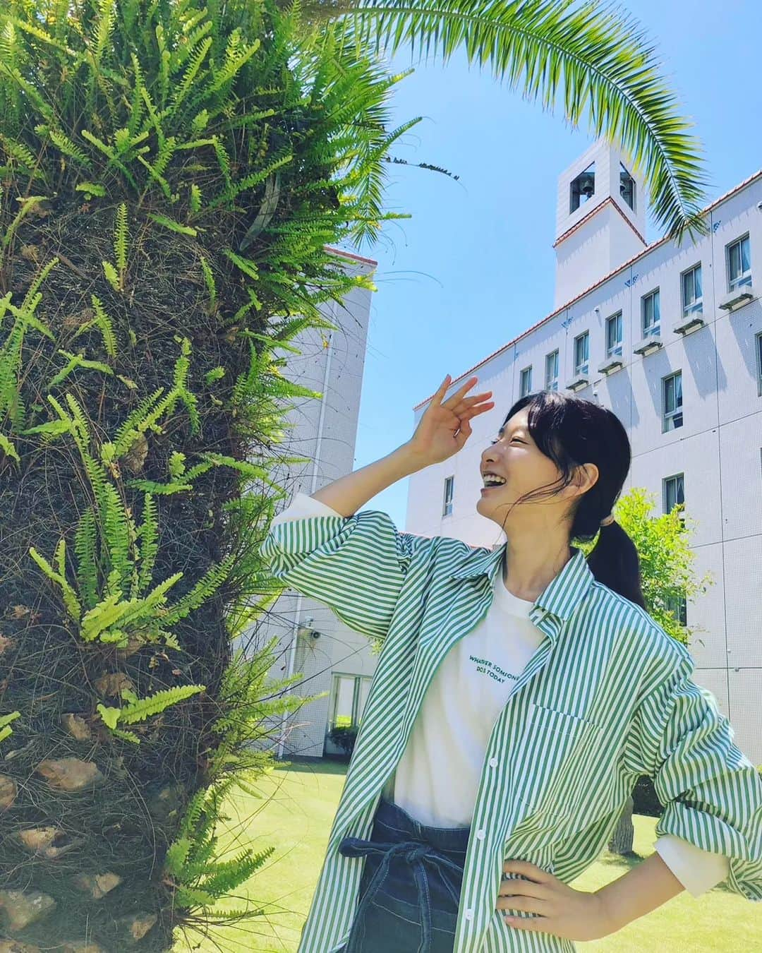 玄里さんのインスタグラム写真 - (玄里Instagram)「おはようございます🌴   #弁護士ソドム  いよいよ残り２話です  今夜の６話、衝撃の展開なので絶対見て...🥹🆘️  Just left 2 episodes to the final for "Lawyer Sodom." Episode 6 is on the air at 8pm tonight 🪇」6月9日 10時39分 - hyunri__official