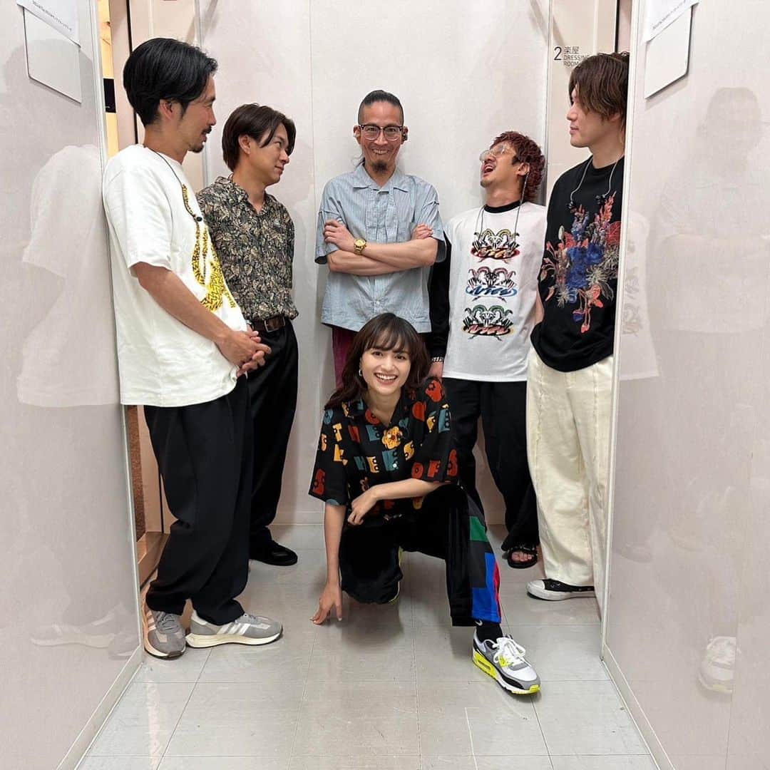 iriのインスタグラム：「iri Hall Tour 2023 "PRIVATE"6日目！大阪サンケイホールブリーゼ 1日目ありがとうございました！ なんだか色々と込み上げて来てきちゃいました。 いつもと変わらない大阪のみんなに会えて本当に嬉しかった🔥 そして本日大阪2日目もSOLD OUTということでありがとうございます！楽しみー！ #iri_private_tour」