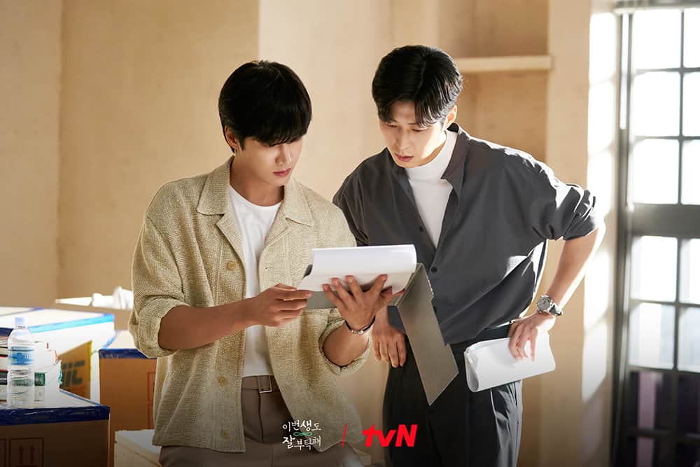 tvN DRAMA【韓国】さんのインスタグラム写真 - (tvN DRAMA【韓国】Instagram)「네이버웹툰 평점 9.98 글로벌 누적 조회수 7억 뷰🙊  인생 19회차 환생여주 세계관 창시자✨ 원작 웹툰 '이혜 작가님' 인터뷰 공개🙌  🌸'로맨스X판타지X전생X사건' 다양함이 관전 포인트 🌸신혜선 배우의 173cm 키마저 싱크로율 100% 🌸안보현 배우의 8kg 감량 노력, 원작자로서 너무 감사  저돌적 환생 로맨스 <이번 생도 잘 부탁해>💞  6/17 [토] 밤 9:20 첫 방송 | tvN #이번생도잘부탁해 #seeyouinmy19thlife #tvN #스트리밍은TVING #신혜선 #안보현 #하윤경 #안동구」6月9日 11時12分 - tvn_drama
