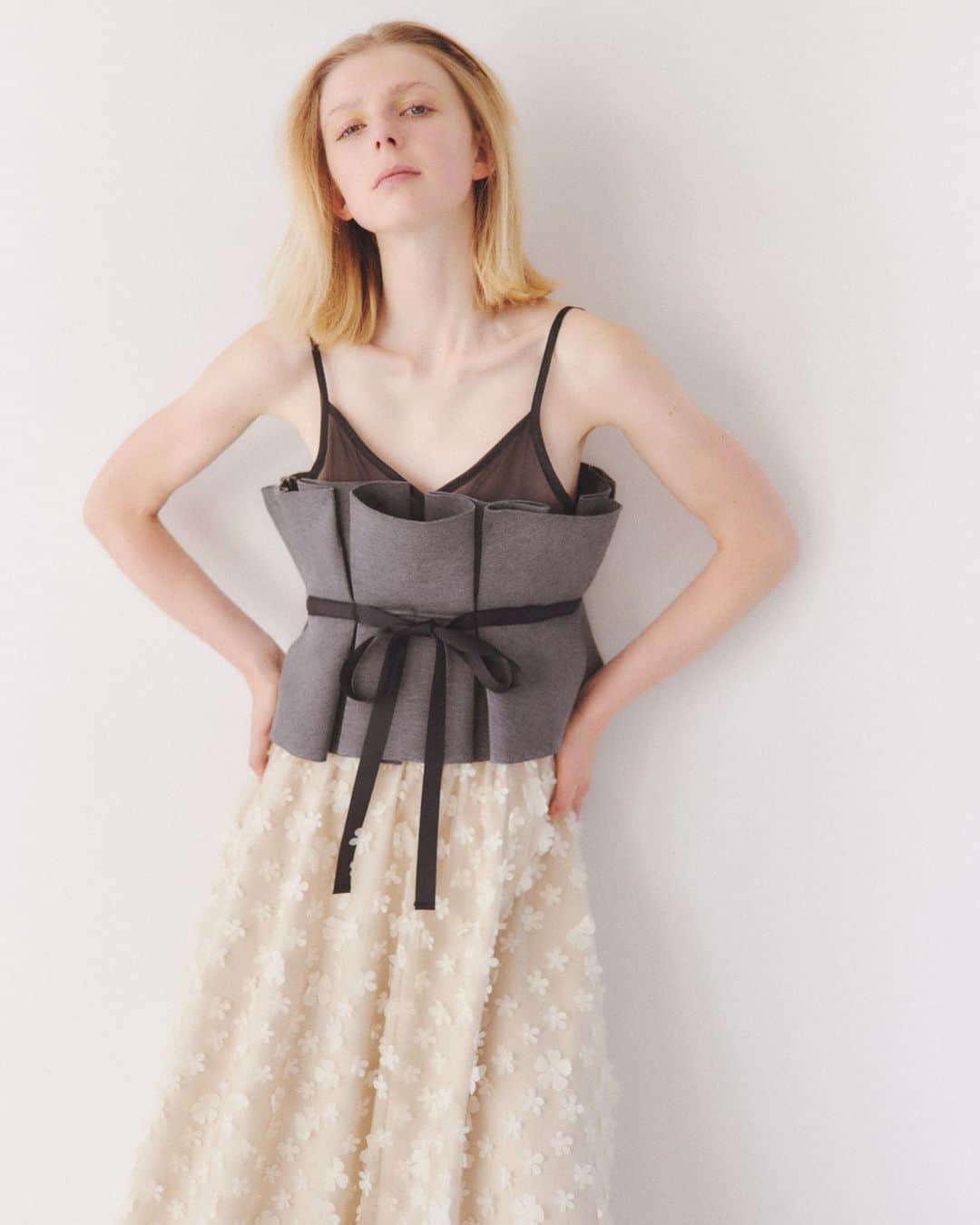 カロリナグレイサーバイシェリールのインスタグラム：「CAROLINA GLASER 2023 SPRING & SUMMER COLLECTION  #carolinaglaser #beams#springsummerfashion #springsummer2023   #カロリナグレイサー #ビームス #大人可愛い」
