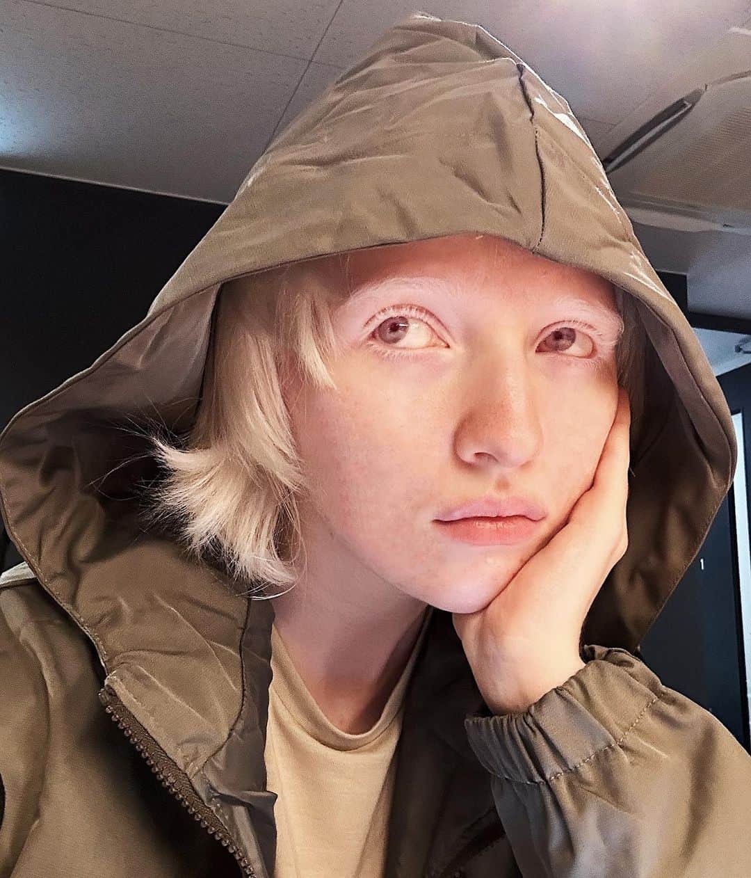 ナスチャのインスタグラム：「wild me on the way to exams preparation 😎 struggle but never quit ✨」