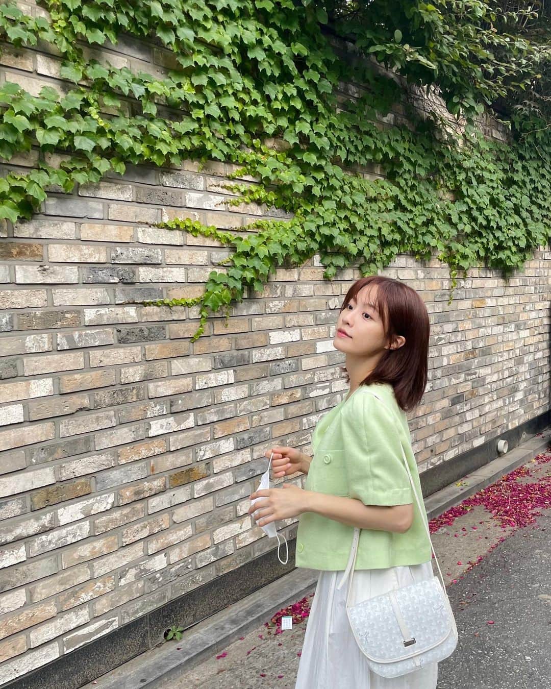 ぺ・ユンギョンのインスタグラム：「🌱🍏💚」