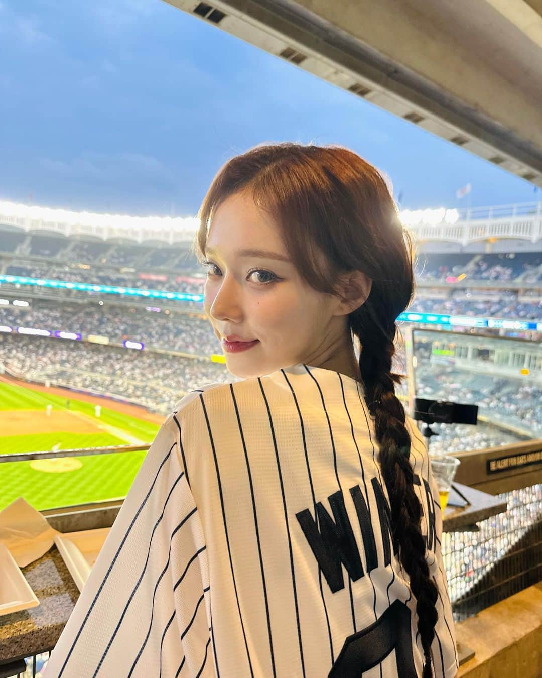 WINTERのインスタグラム：「⚾️💛」