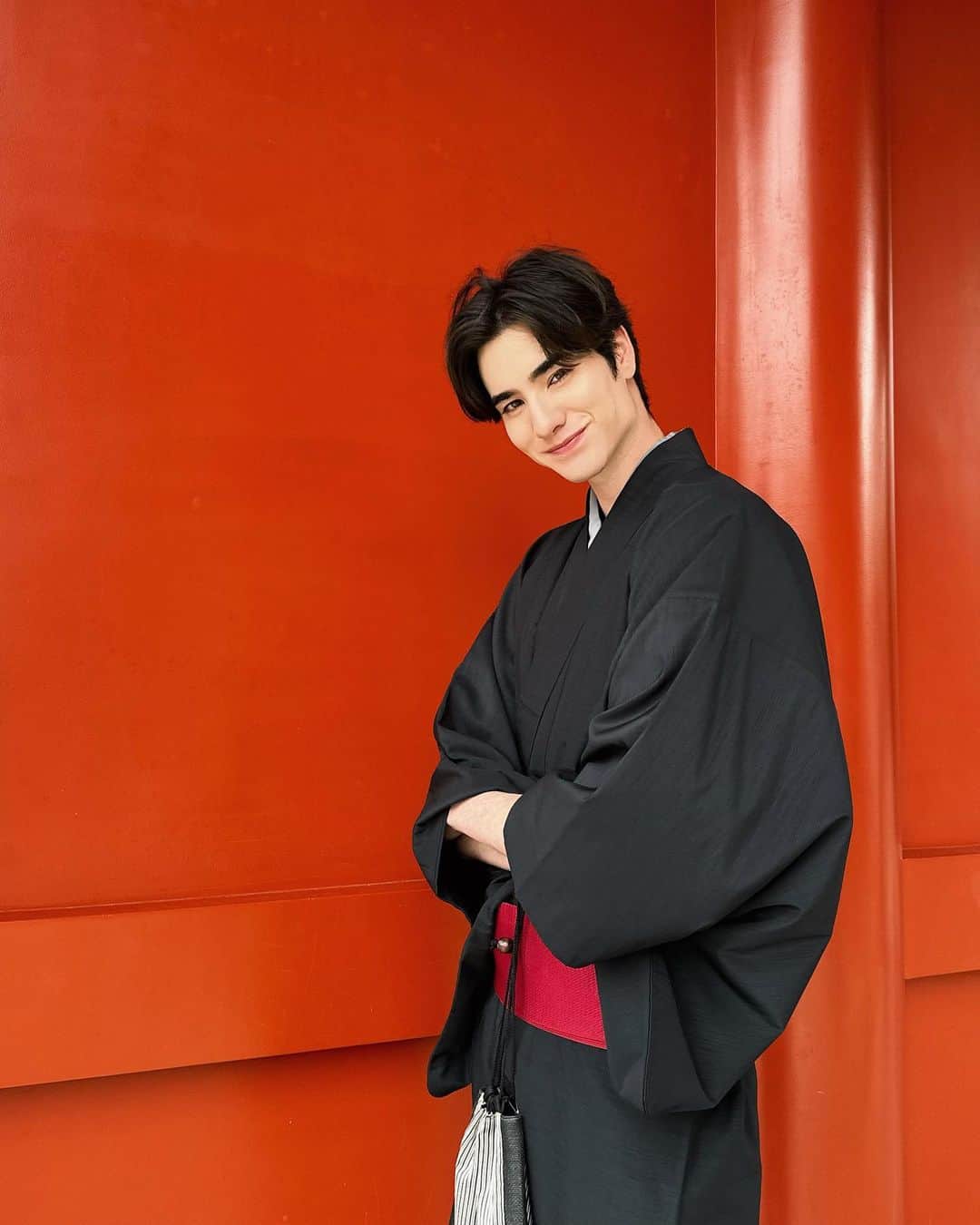 林豆さんのインスタグラム写真 - (林豆Instagram)「浅草寺と着物が都会の喧騒から解放されるのを感じさせてくれました☺️ If you have a chance to come to Japan, please try on a kimono! It will make you happy🥳✌🏻」6月9日 12時59分 - lindow_ozaki