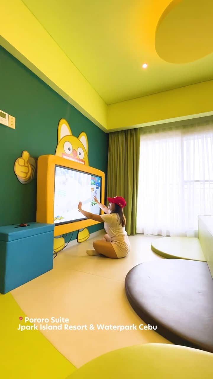 エアアジアのインスタグラム：「Parked under unique hotels to visit — JPark Island Resort and Waterpark Cebu! 🛝💦 @jparkislandresort   Who’s up for a fun-filled staycation in Cebu, Philippines with your little ones or just to unleash your inner child? 🤩  Check out these amazing Pororo-themed rooms, exclusively available on airasia hotels! It’s an experience like no other! 💯  Follow us for more hotel recos and book this room via link in bio ⬆️」